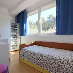 Modern Sabina With Garden