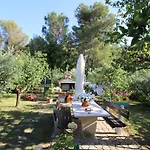 דירה Modern Sabina With Garden *
