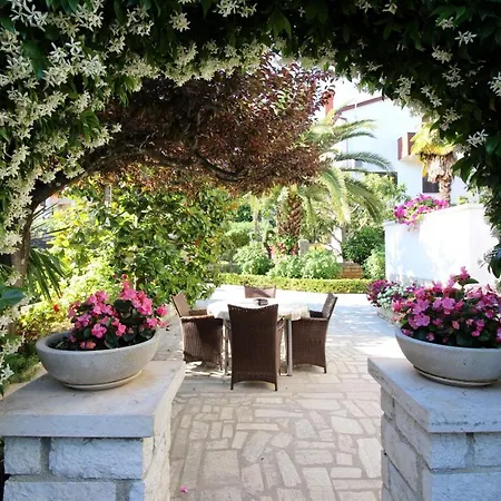 Modern Sabina With Garden شقة *