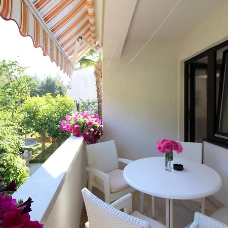 Modern Sabina With Garden * بوريتش