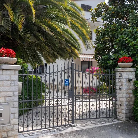 Modern Sabina With Garden شقة بوريتش