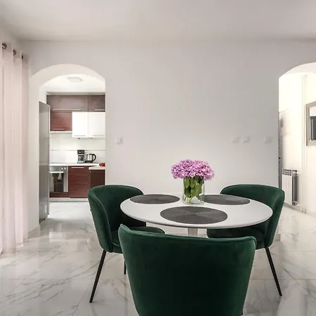 Modern Sabina With Garden شقة بوريتش