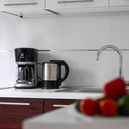 Modern Sabina With Garden شقة